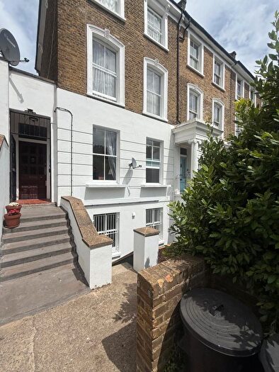 3 Bedroom Maisonette To Rent In Mildmay Grove North, N1