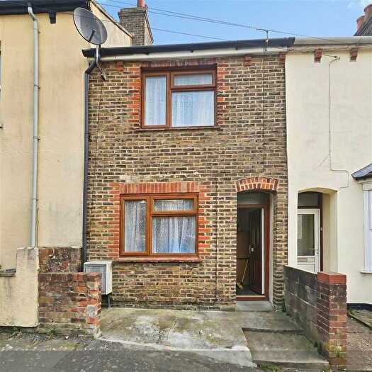 3 Bedroom Property To Rent In Lambton Road, Dover, CT17