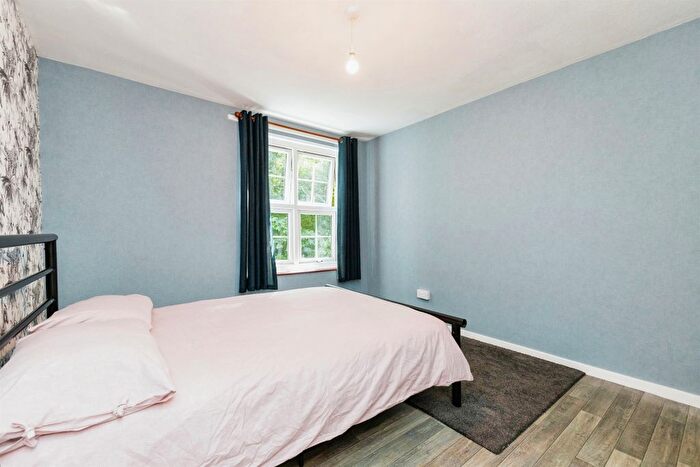 1 Bedroom Flat For Sale In Haldens, Welwyn Garden City, AL7