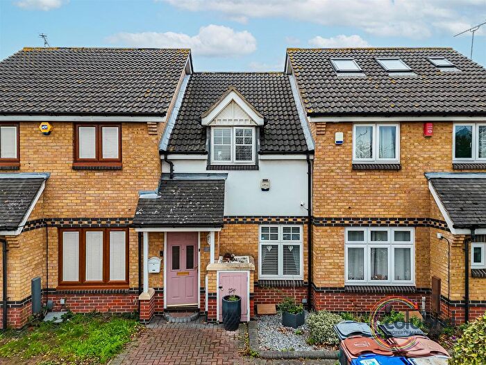 2 Bedroom Terraced House For Sale In Cole Avenue, Chadwell St. Mary, RM16