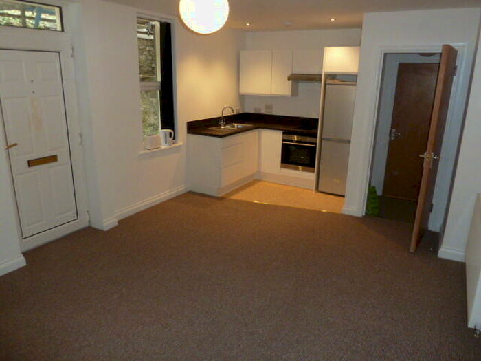 Studio To Rent In Whitefield Terrace, Flat, PL4
