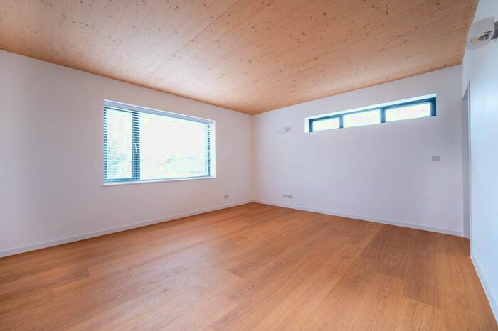 2 Bedroom Flat To Rent In Chobham Road, Stratford, London, E15