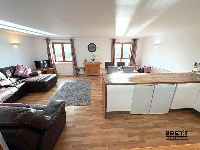 2 Bedroom Flat To Rent In Nelson Quay, Milford Haven, Pembrokeshire., SA73