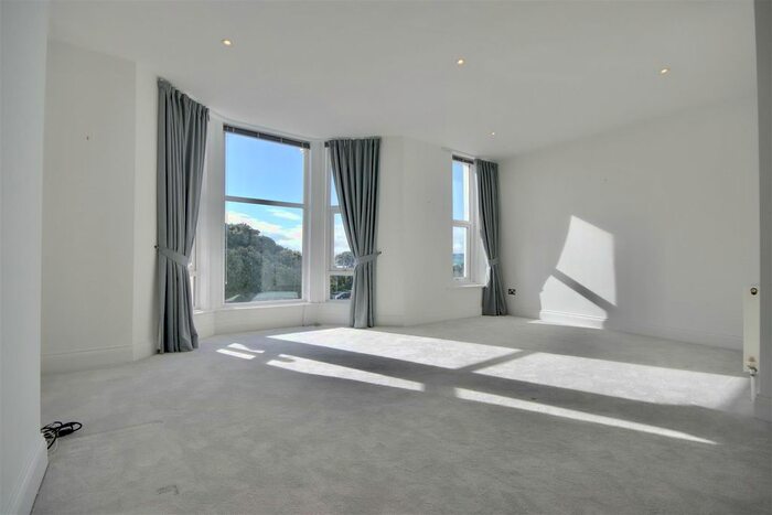 2 Bedroom Flat To Rent In Solent Apartments, South Parade, Southsea, PO5