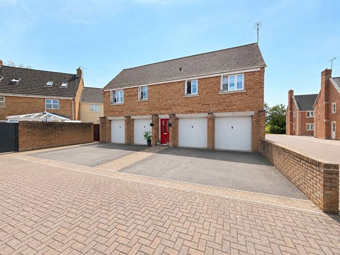 2 Bedroom Detached House To Rent In Minnow Close, Swindon, SN25
