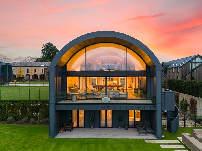 4 Bedroom Property For Sale In The Barns, Kingham, Chipping Norton, Cotswolds, United Kingdom, OX7