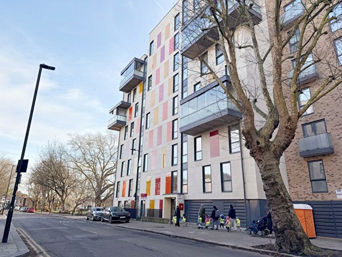 2 Bedroom Flat To Rent In Herrick Court, Bollo Bridge Road, London, W3