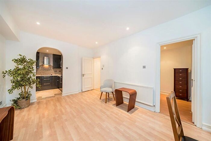 1 Bedroom Flat To Rent In Courtfield Gardens, South Kensington, SW5
