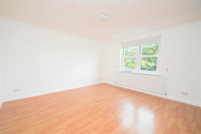 1 Bedroom Flat To Rent In Amyand Park Road, St Margarets, Twickenham, TW1