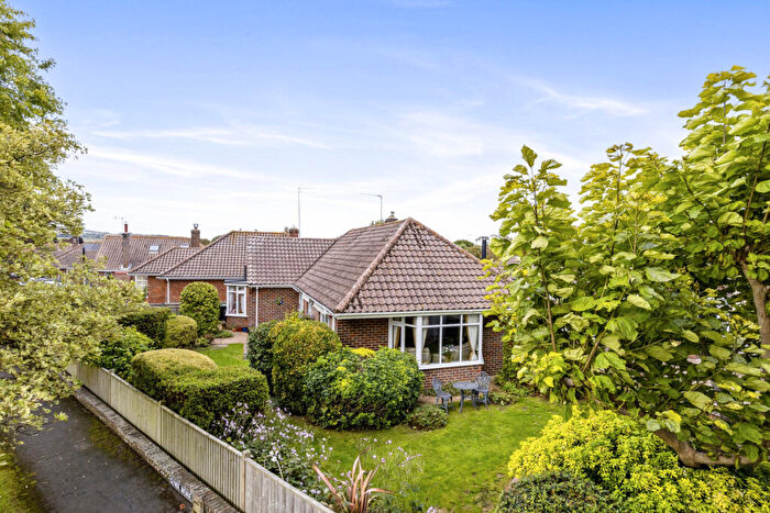 2 Bedroom Detached Bungalow For Sale In Glynde Avenue, Goring-by-sea, BN12