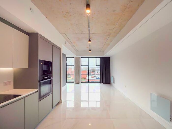 1 Bedroom Apartment To Rent In . :: One Silk Street, M4