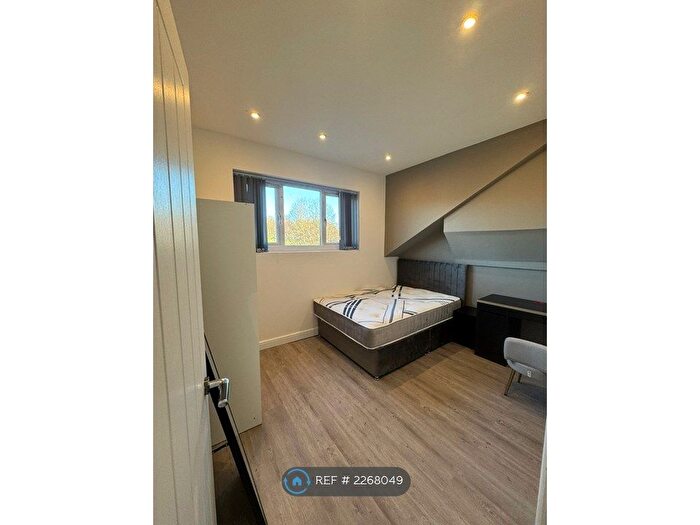 1 Bedroom Flat To Rent In Kirkstall Road, Leeds, LS4