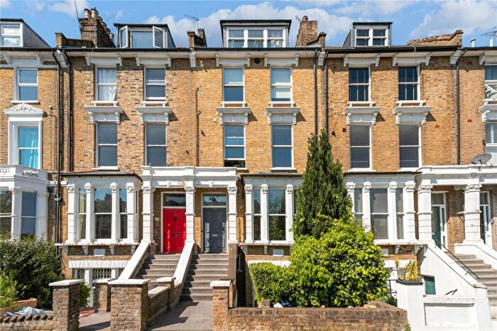 2 Bedroom Apartment For Sale In Petherton Road, London, N5