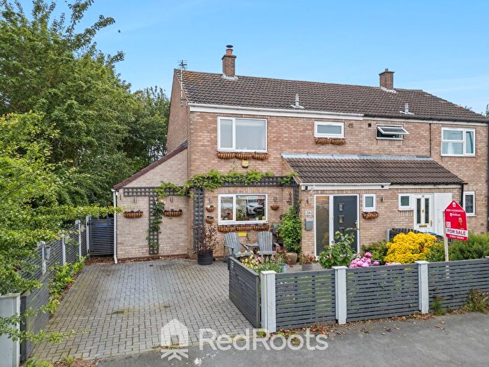 3 Bedroom Semi-Detached House For Sale In Toll Bar, Doncaster, South Yorkshire, DN5