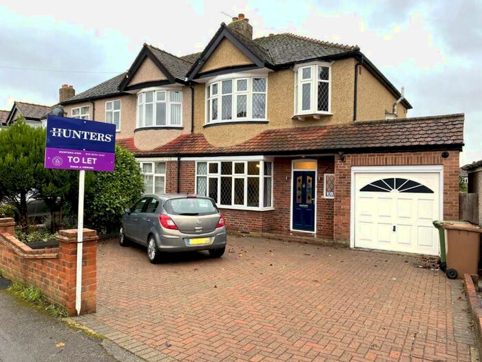 3 Bedroom Semi-Detached House To Rent In Ebbisham Road, Worcester Park, KT4
