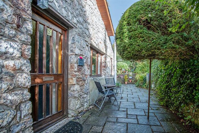 2 Bedroom Cottage For Sale In St. Johns Hill, Tenby, SA70