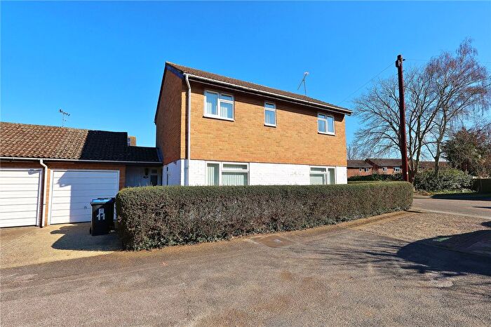 3 Bedroom Detached House To Rent In Eastmead, Woking, Surrey, GU21