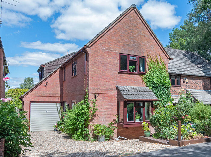 3 Bedroom Detached House For Sale In Pine Road, Alderholt, SP6