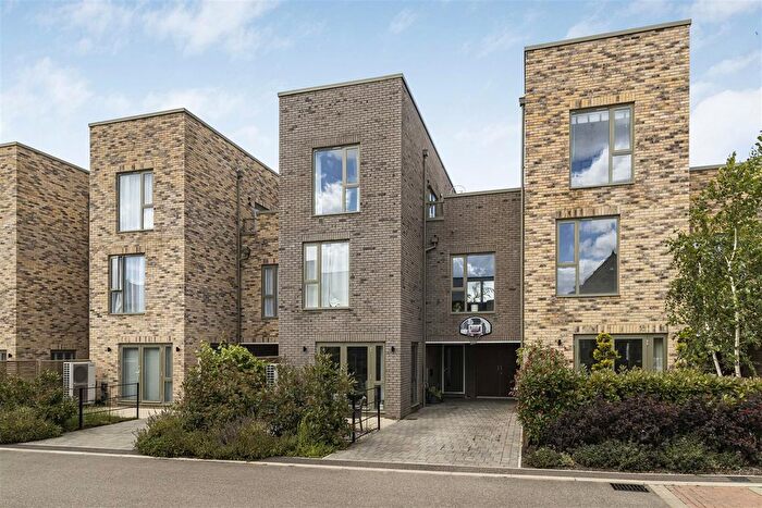 4 Bedroom Town House For Sale In Kendale Road, Waterbeach, Cambridge, CB25
