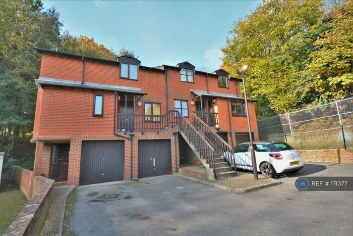 2 Bedroom Maisonette To Rent In Franklin Court, Amersham, HP7