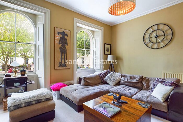 3 Bedroom Flat To Rent In Camberwell Grove, London, SE5