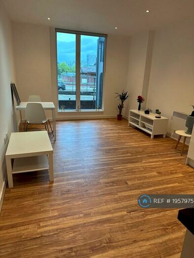 2 Bedroom Flat To Rent In The Exchange, Salford, M5
