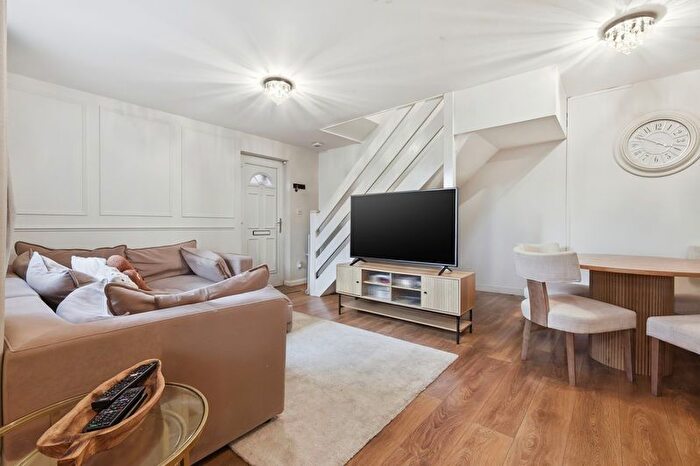 2 Bedroom Property For Sale In Ongar Road, Brentwood, CM15