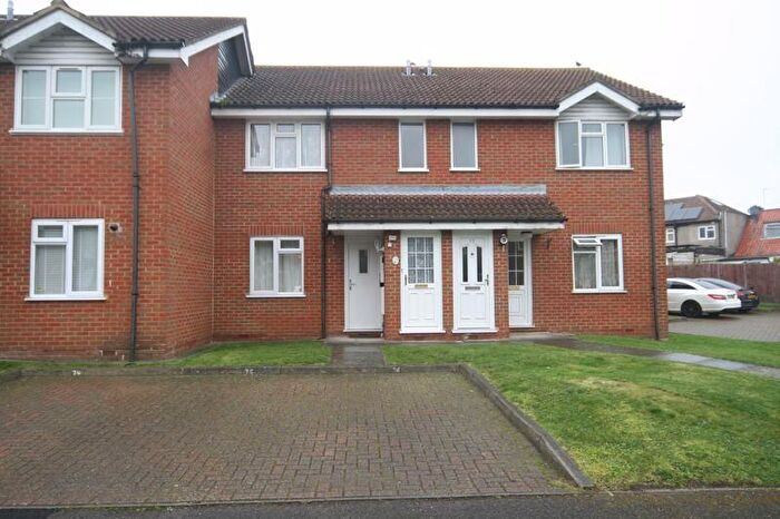 1 Bedroom Maisonette To Rent In Vicarage Close, Northolt, UB5