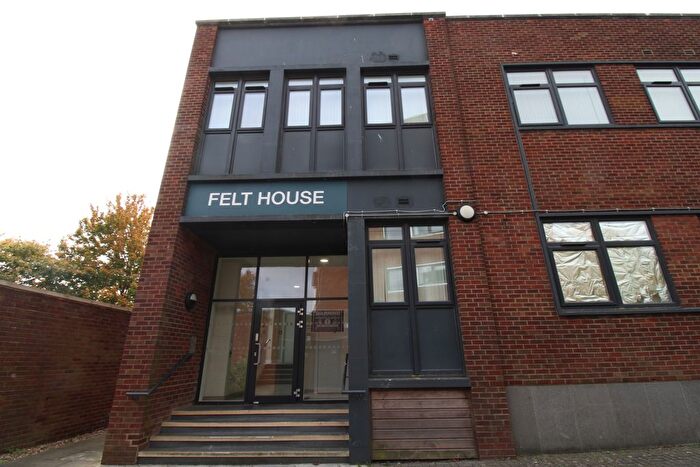 2 Bedroom Flat To Rent In Laporte Way, Luton, LU4