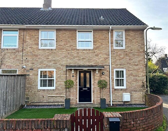 3 Bedroom Semi Detached House For Sale In Linden Gardens, Ringwood, Hampshire, BH24