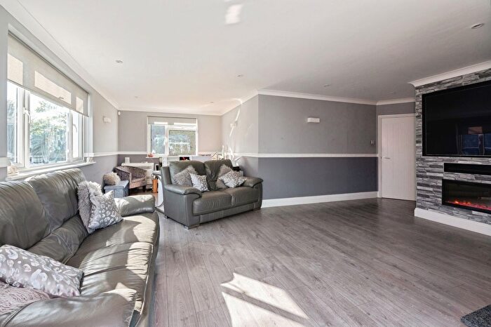 3 Bedroom Bungalow For Sale In Hertford Drive, Fobbing, Stanford Le Hope, Essex, SS17