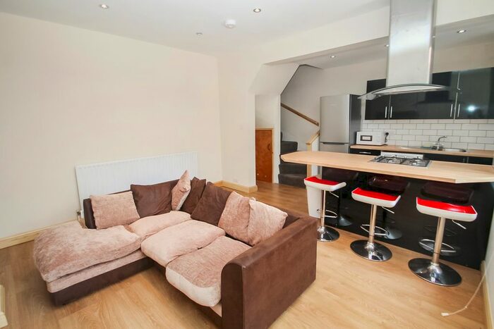 3 Bedroom Terraced House To Rent In St. Michaels Lane, Burley, Leeds, LS4