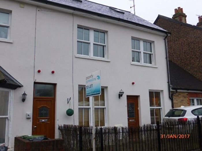 2 Bedroom Maisonette To Rent In Cornfield Road, Reigate, RH2