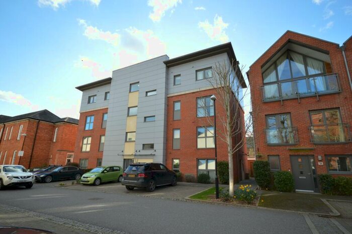 2 Bedroom Flat To Rent In Longley Road, Chichester, PO19