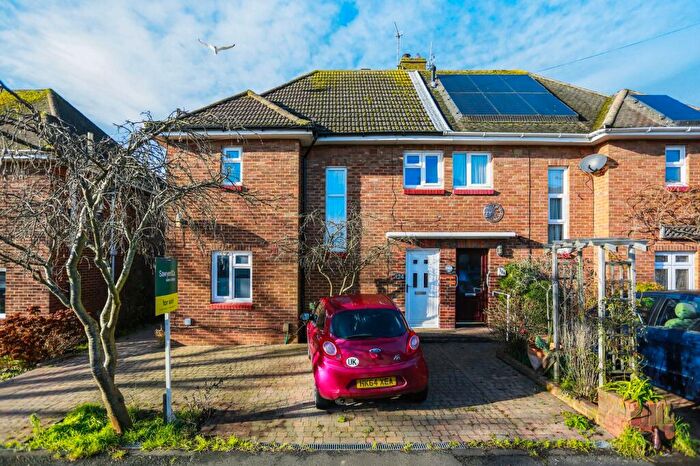 3 Bedroom Semi-Detached House For Sale In Stapley Road, Hove, BN3