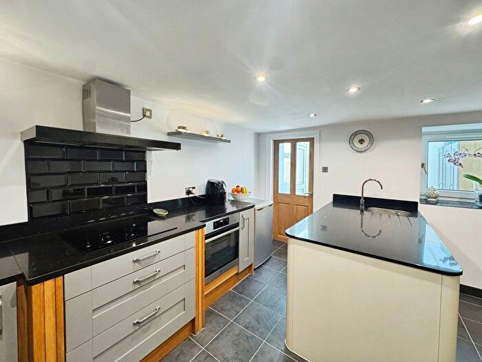 3 Bedroom End Terrace House For Sale In Crown Road, Kenfig Hill, Bridgend, CF33