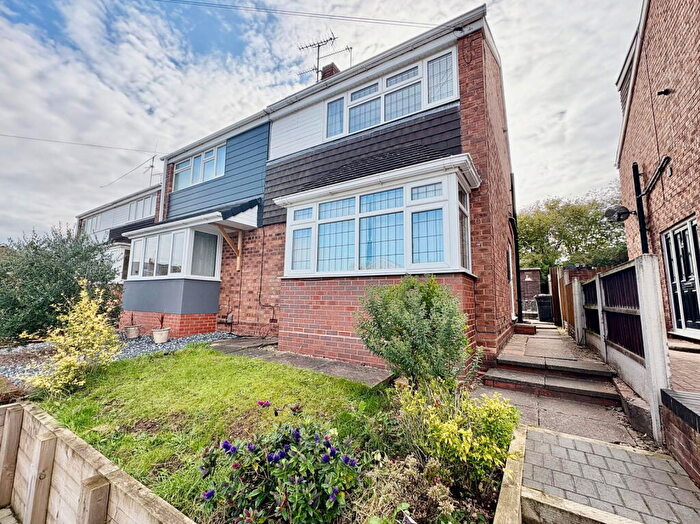 2 Bedroom Semi-Detached House To Rent In Queen Street, Kingswinford, DY6