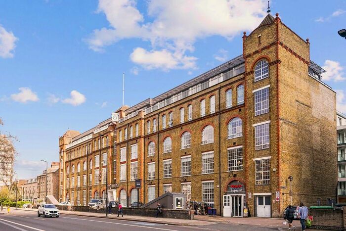 Studio To Rent In Clapham Road, London, SW9