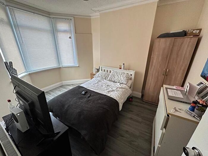 5 Bedroom Terraced House To Rent In Dogfield Street, Cathays, Cardiff, CF24