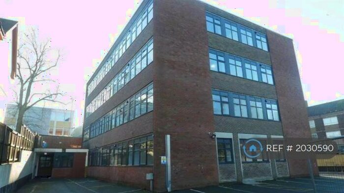 1 Bedroom Flat To Rent In Dudley, Dudley, DY1