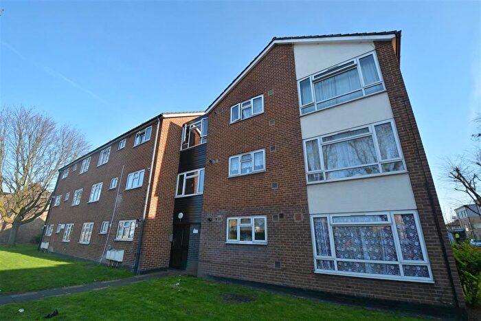2 Bedroom Flat For Sale In Church Road, Leyton, E10