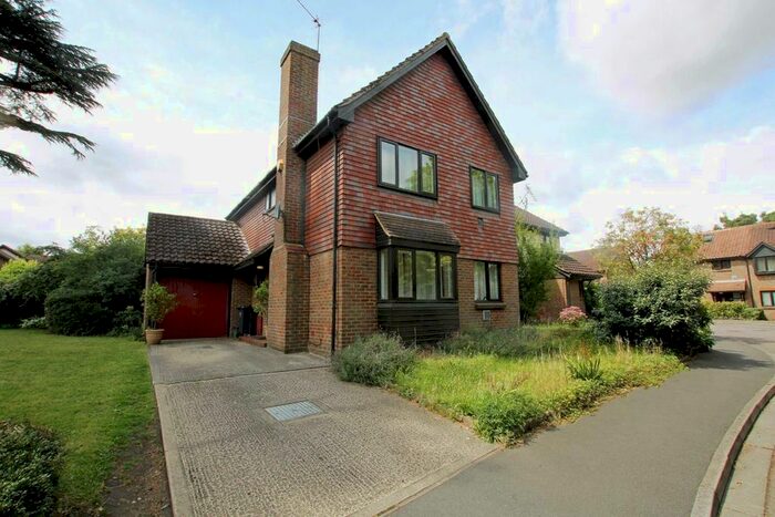 4 Bedroom Detached House To Rent In Crowntree Close, Isleworth, TW7