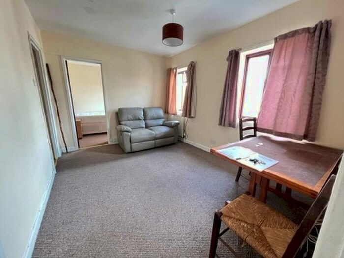 2 Bedroom Apartment To Rent In Howard Street, Oxford, OX4