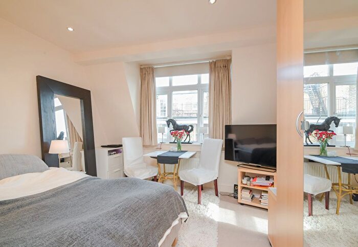 Studio To Rent In Marylebone High Street, London, W1U