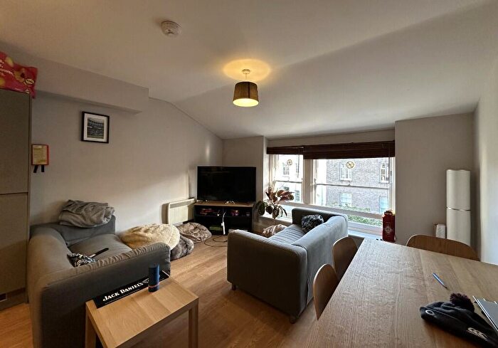 6 Bedroom Flat To Rent In Eaton Crescent, Bristol, BS8