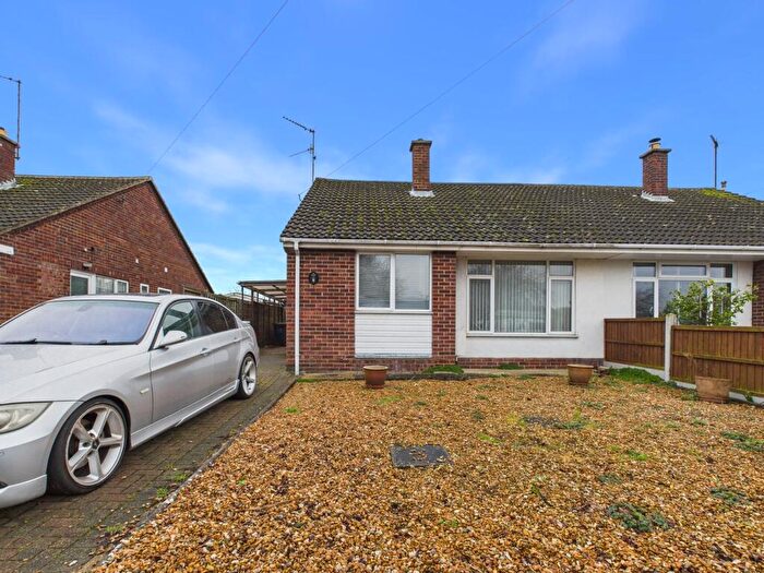 3 Bedroom Semi-Detached Bungalow For Sale In Suffield Way, King's Lynn, PE30