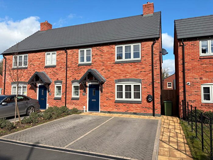 4 Bedroom Semi-Detached House For Sale In Martin Close, Whetstone, Leicester, LE8