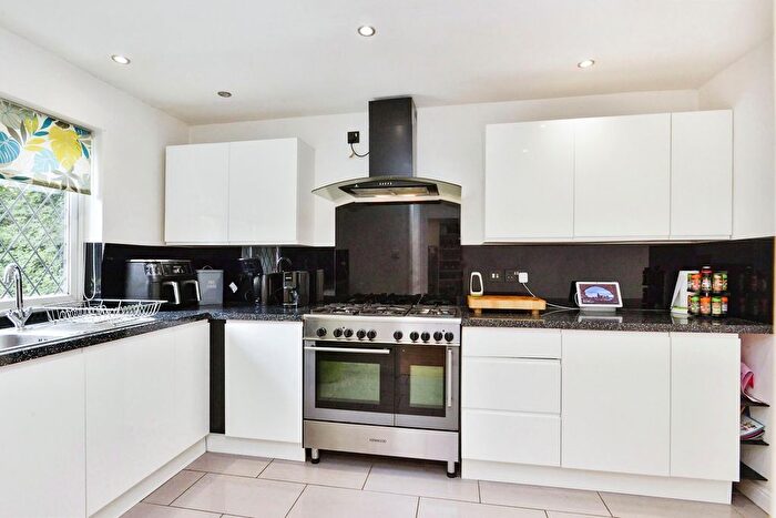 3 Bedroom End Of Terrace House For Sale In Nicholas Mead, Great Linford, Milton Keynes, MK14