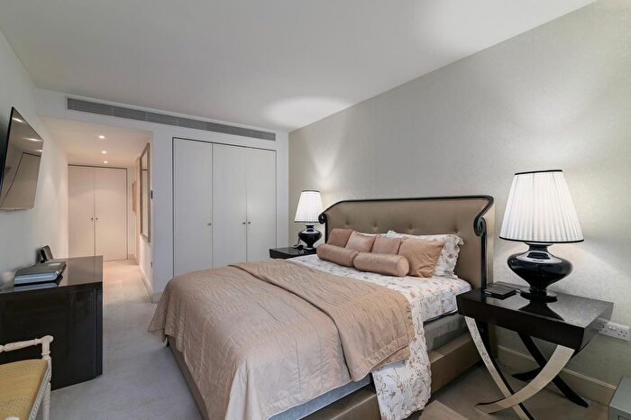 2 Bedroom Flat To Rent In Knightsbridge, London, SW7