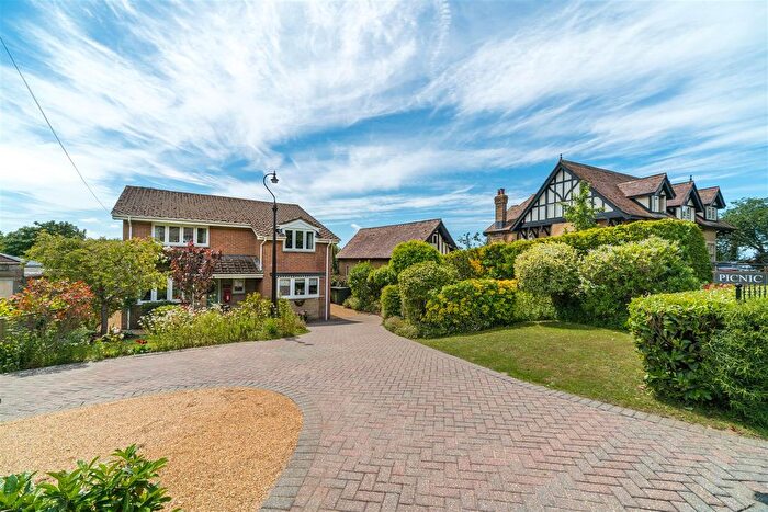 5 Bedroom Detached House For Sale In Walkers Lane, Shorwell, Newport, PO30